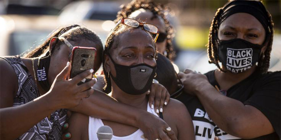 ΗΠΑ: Σκοτώθηκε νεαρός μαύρος άνδρας - Ιστορικές κινητοποιήσεις κατά του ρατσισμού και της αστυνομικής βίας